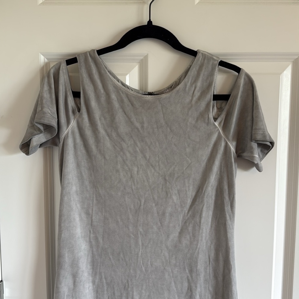 Tart Collections Gray Clouds Knit Cold Shoulder Knee Length Dress Size Medium - Picture 2 of 6